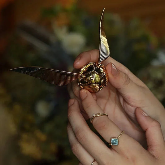 Golden Snitch Ring Box – Luxury Winged Jewelry Organizer for Proposals, Necklaces & Birthday Gifts